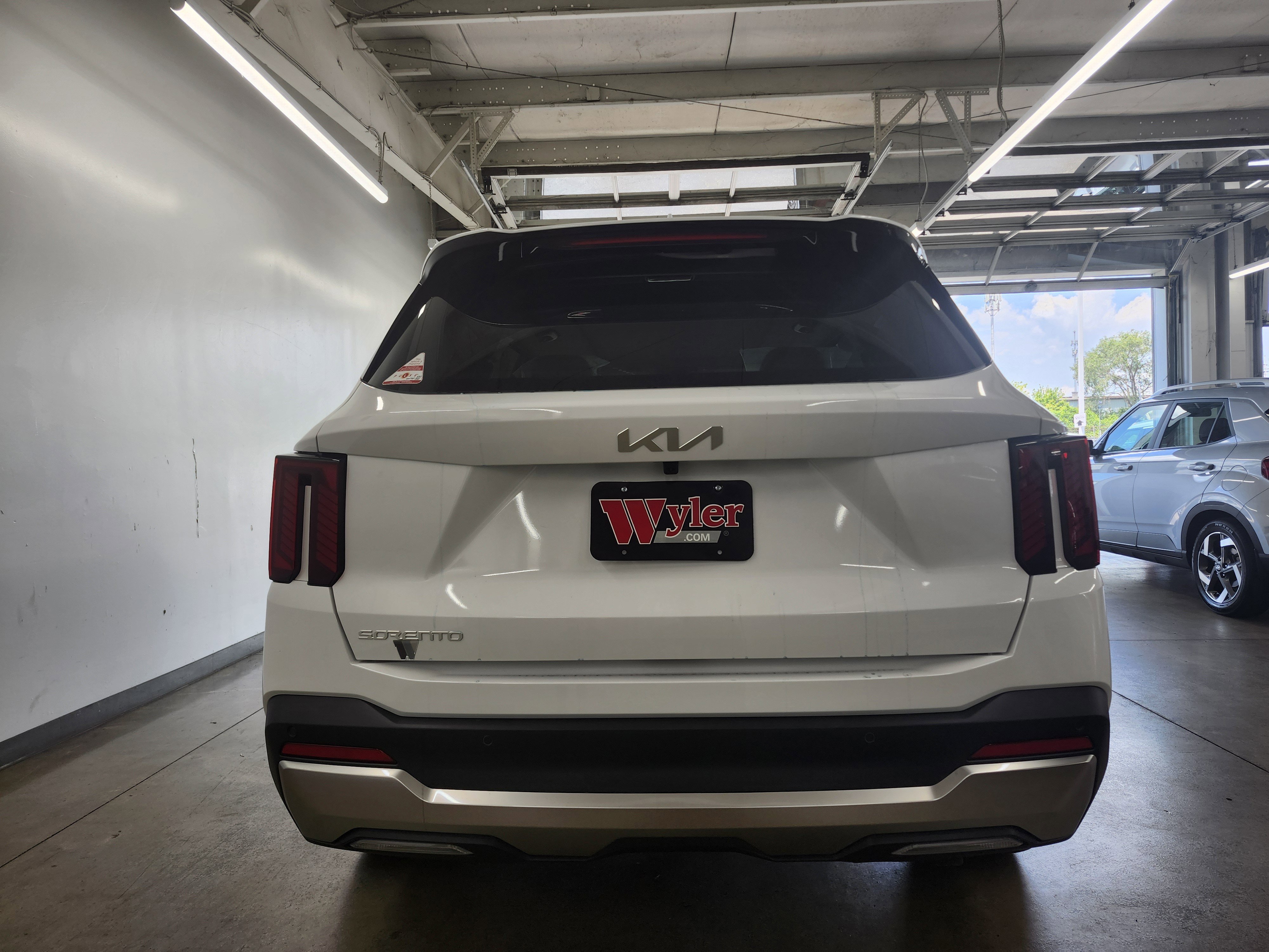 New 2025 Kia Sorento SX FWD image 4