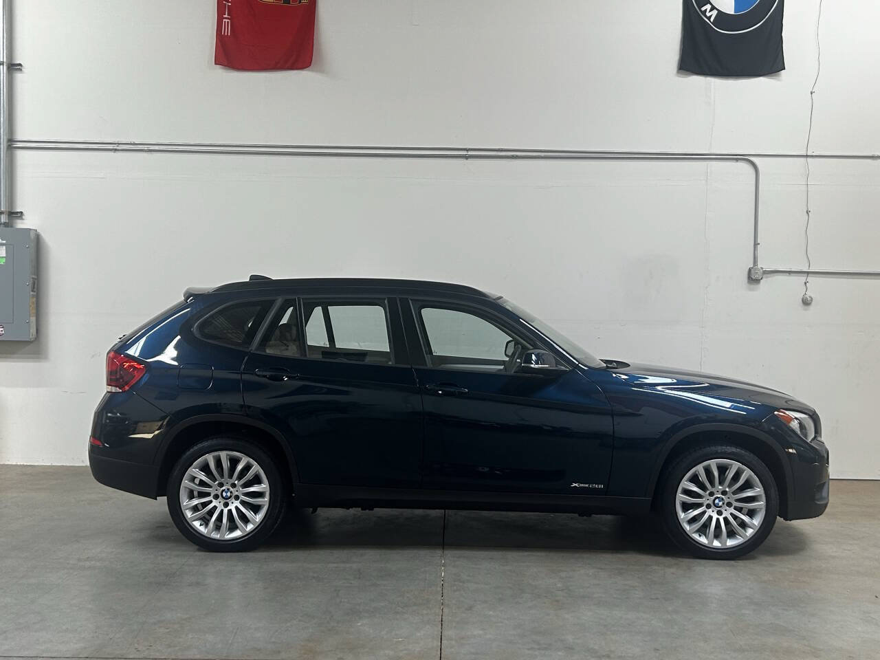 Used 2013 BMW X1 xDrive28i AWD/4WD image 2