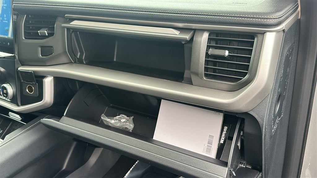 Used 2024 Ford Expedition XLT image 33