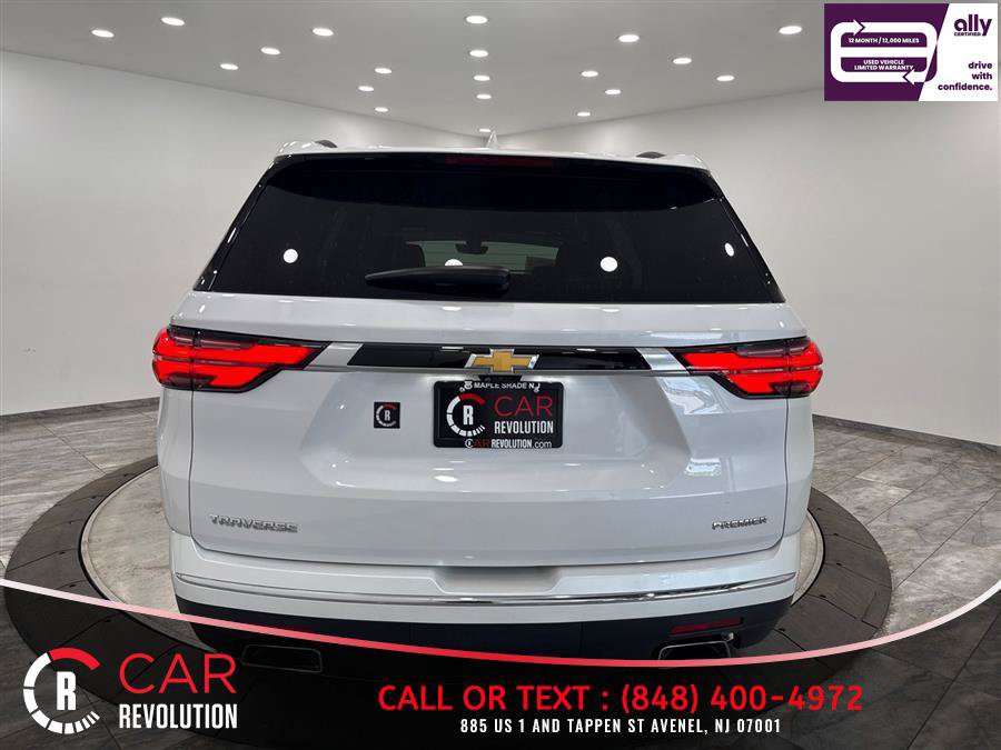 Used 2023 Chevrolet Traverse Premier FWD image 5