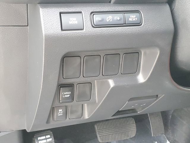 Certified 2024 Nissan Frontier Pro-X image 18