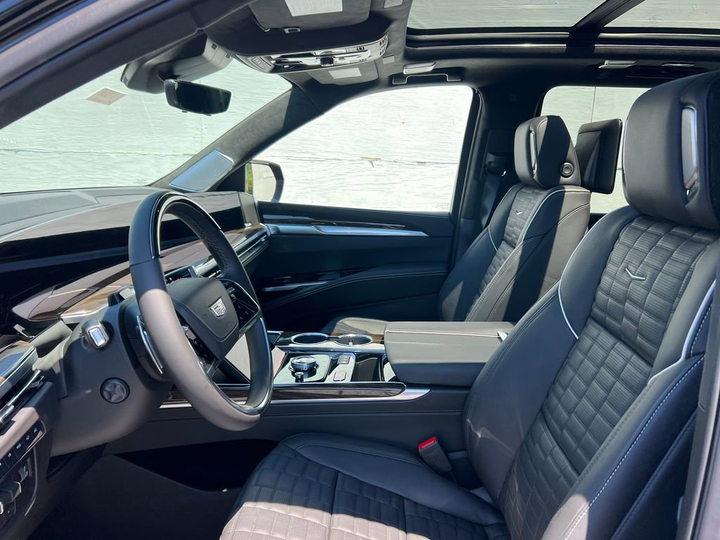 New 2026 Cadillac Escalade ESV Platinum Luxury AWD/4WD image 10