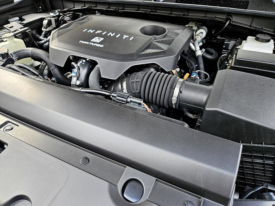 New 2026 INFINITI QX80 Autograph w/ Premium Cargo Package image 17