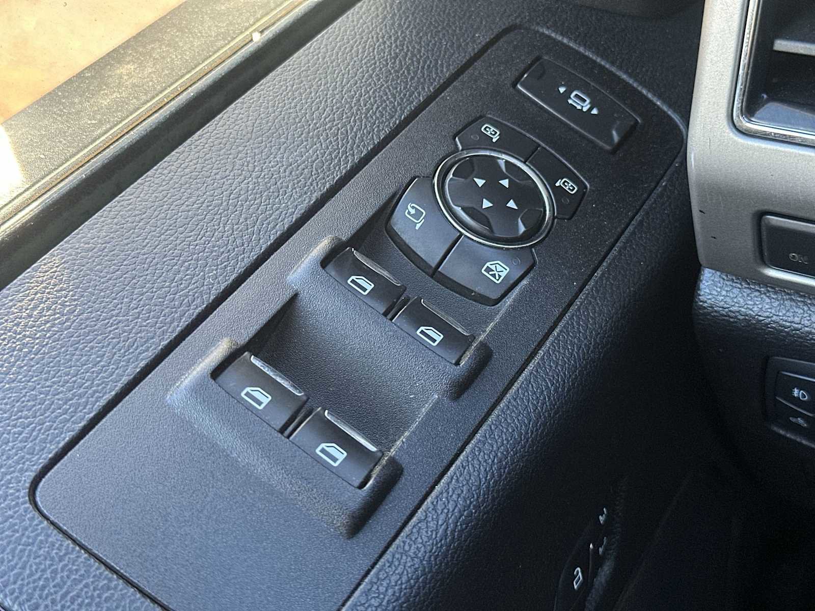 Used 2020 Ford F350 Lariat w/ FX4 Off-Road Package image 15