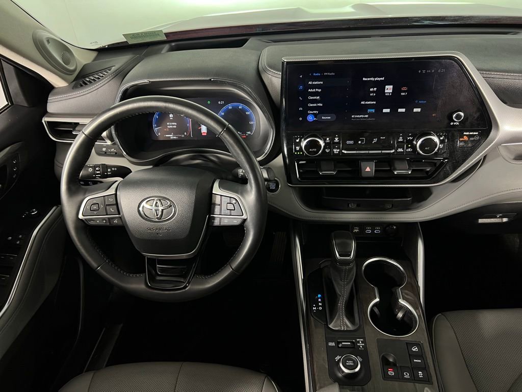 Used 2024 Toyota Highlander Platinum image 33