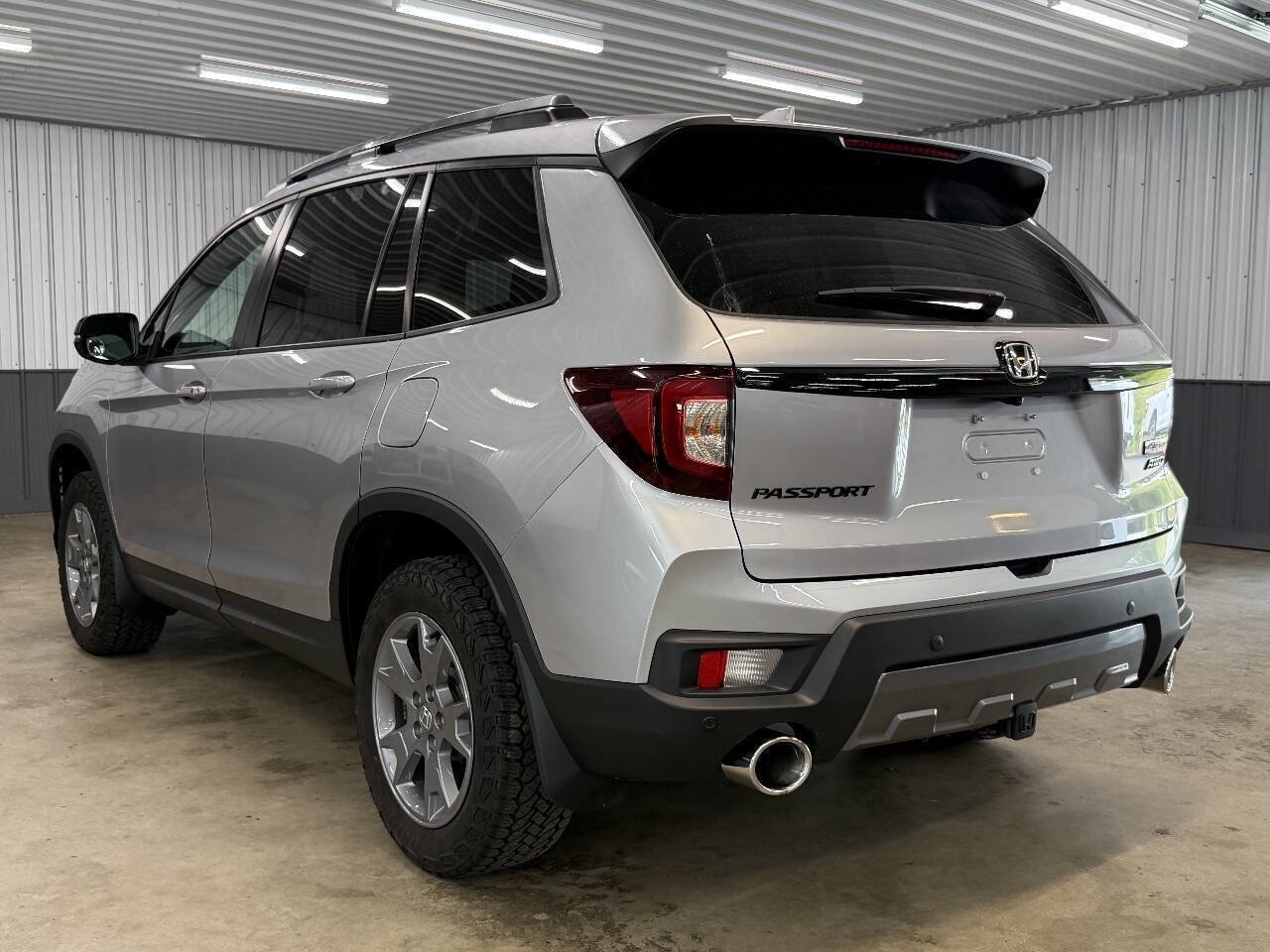 Used 2025 Honda Passport TrailSport image 3