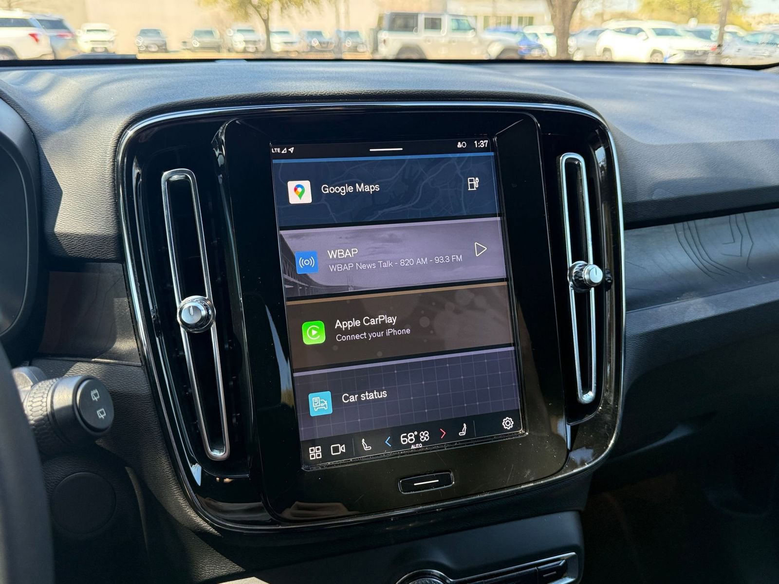 Used 2023 Volvo XC40 Recharge Plus image 25