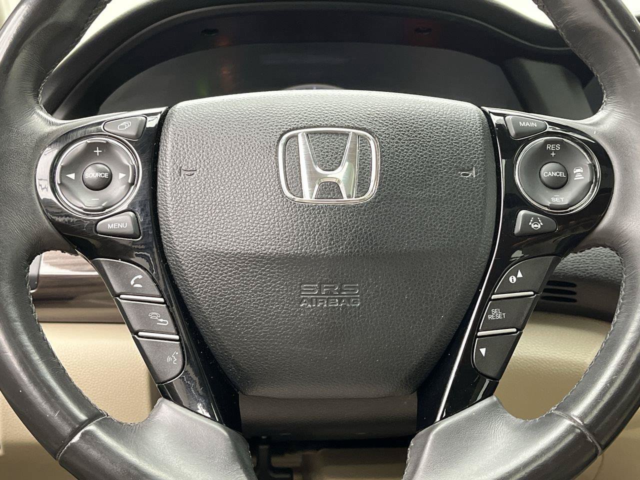 Used 2017 Honda Accord Touring image 14
