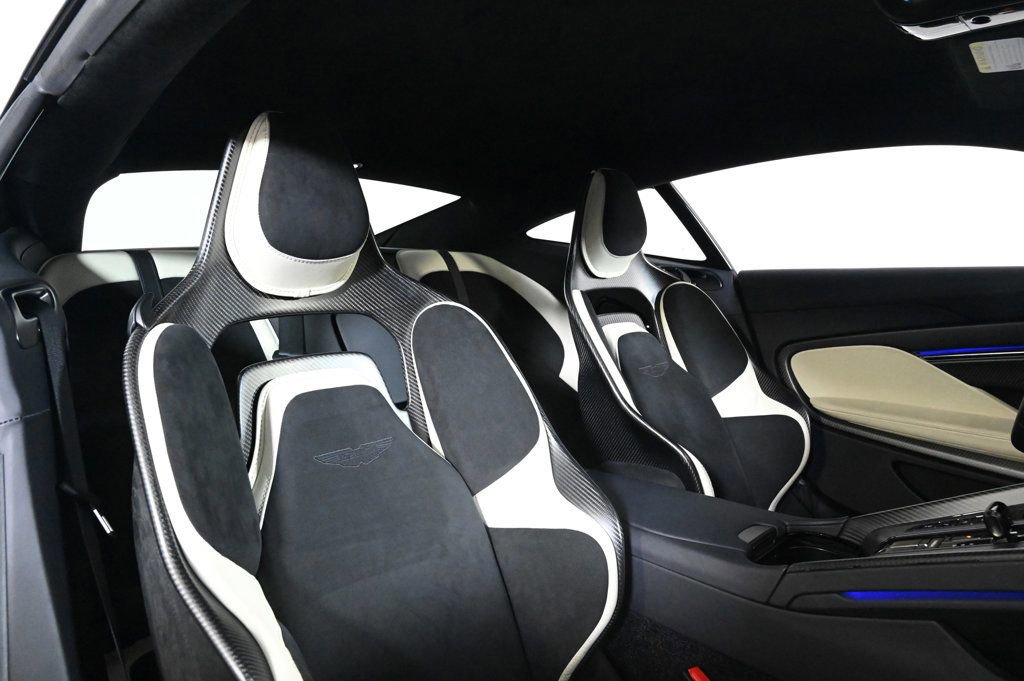 Used 2024 Aston Martin DB12 Coupe image 17