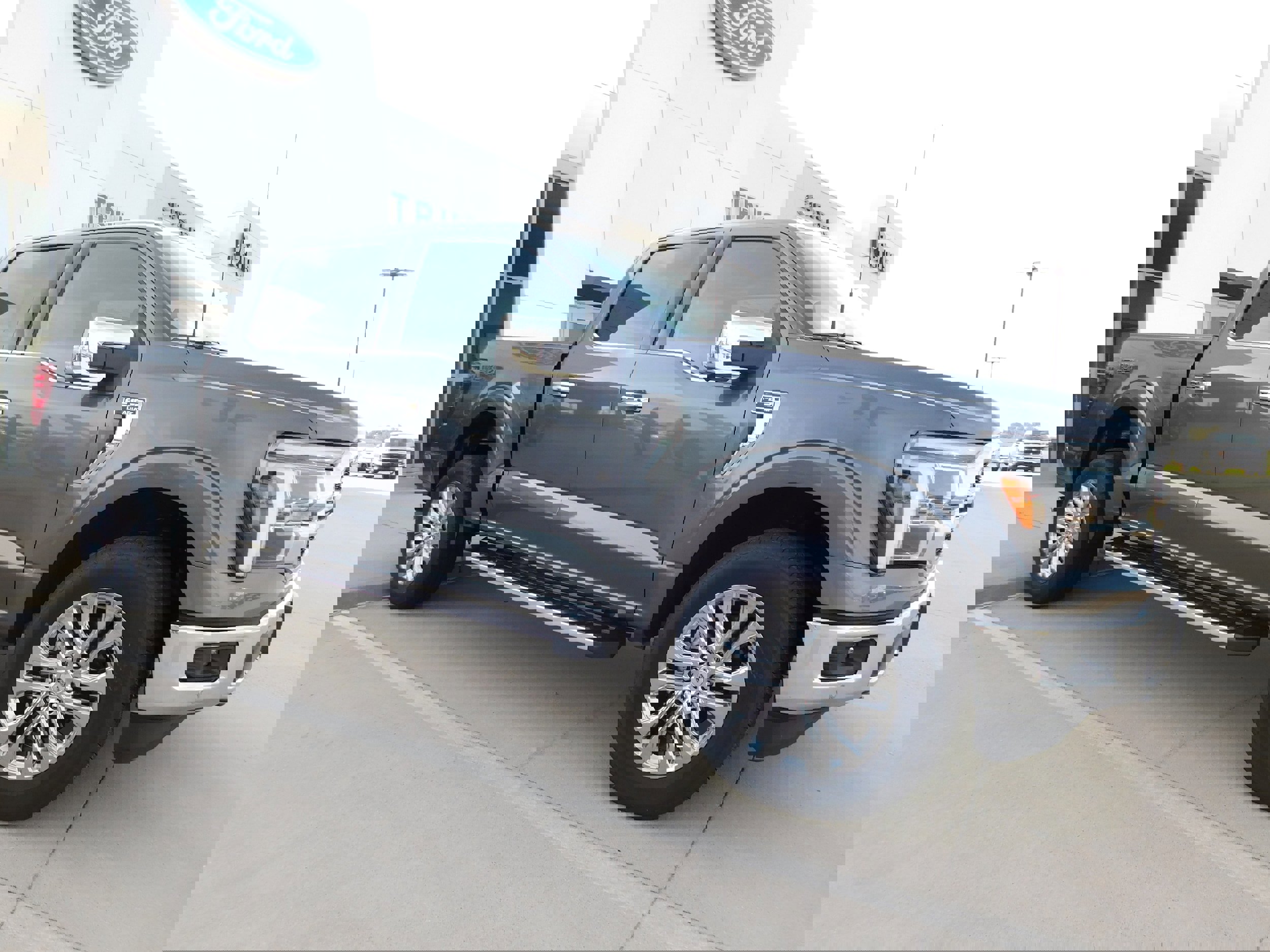 New 2025 Ford F150 Lariat w/ Equipment Group 501A Mid image 6