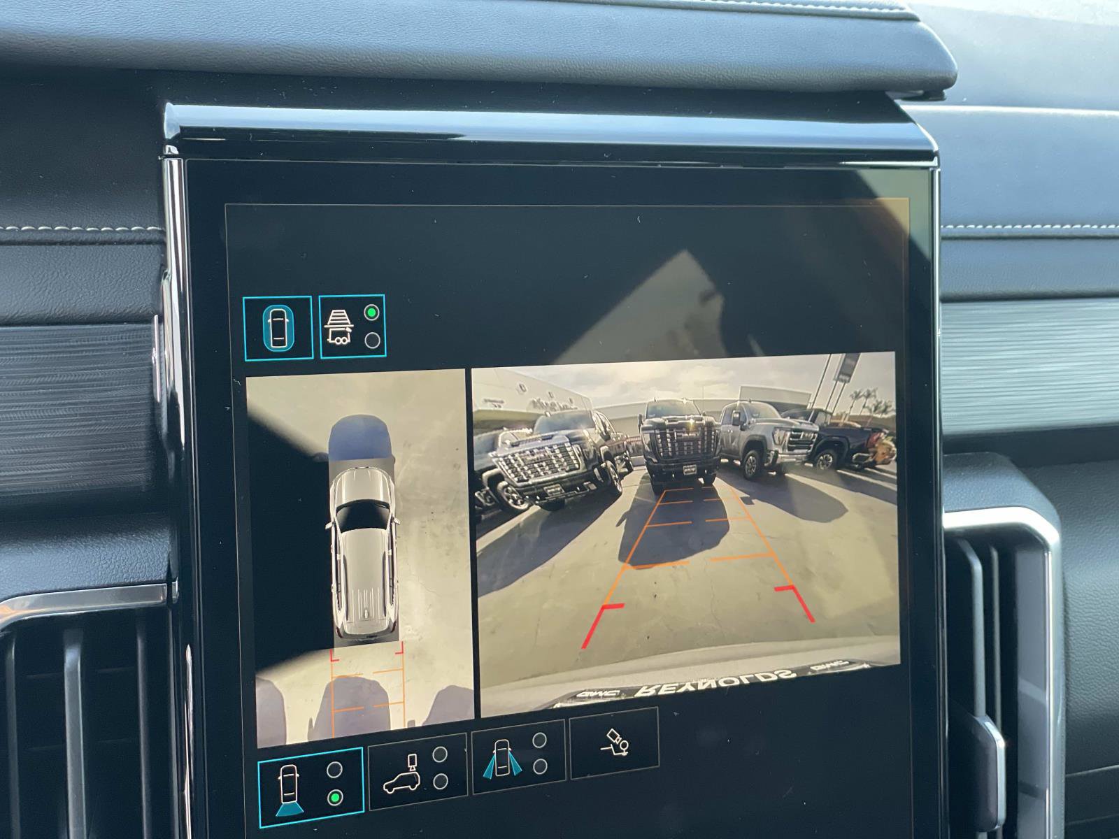 Used 2025 GMC Acadia Elevation w/ Elevation Premium Package image 15