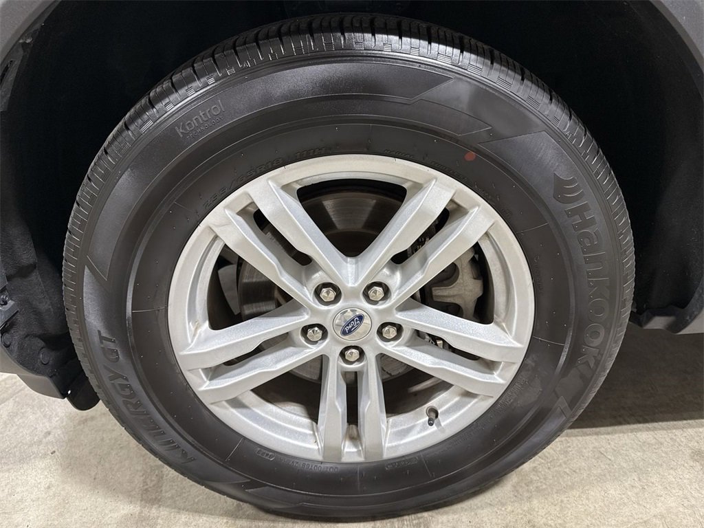 Used 2023 Ford Explorer XLT image 25