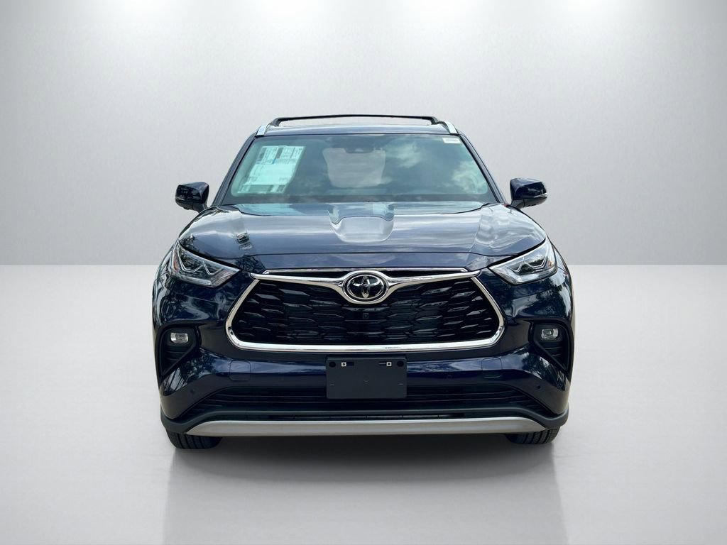 New 2026 Toyota Highlander Platinum AWD/4WD image 2