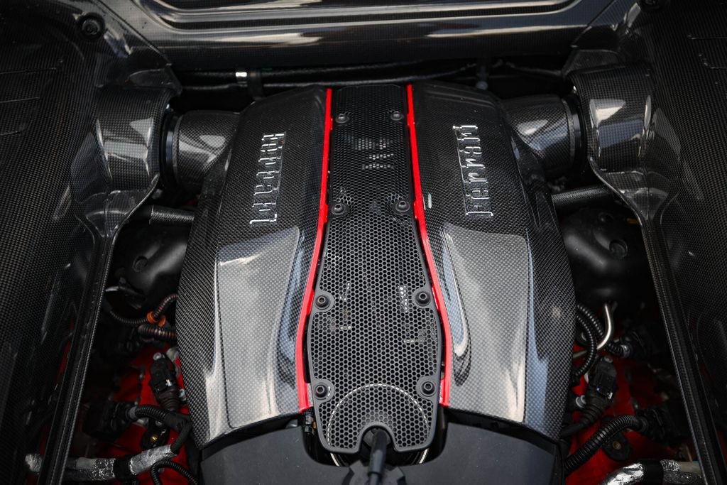 Used 2019 Ferrari 488 Pista Coupe RWD image 20
