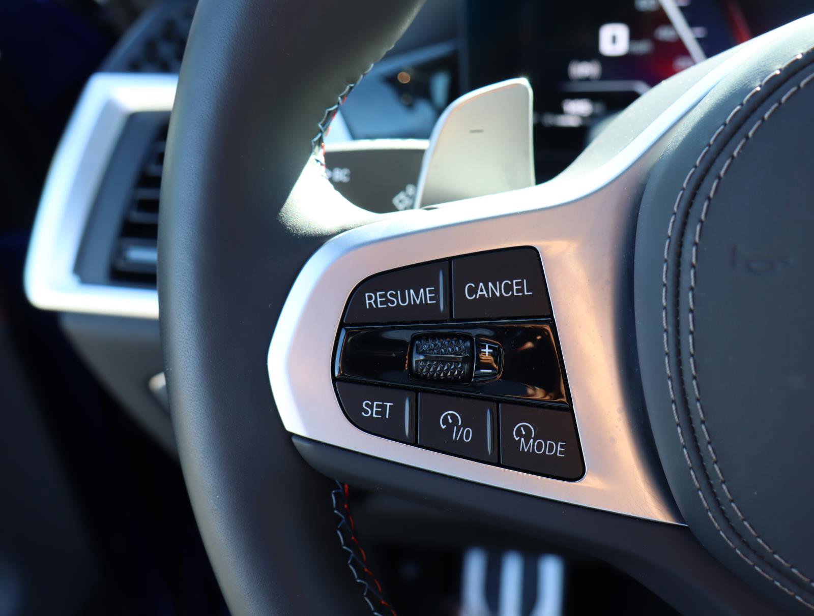 Used 2025 BMW X7 M60i w/ Executive Package image 22