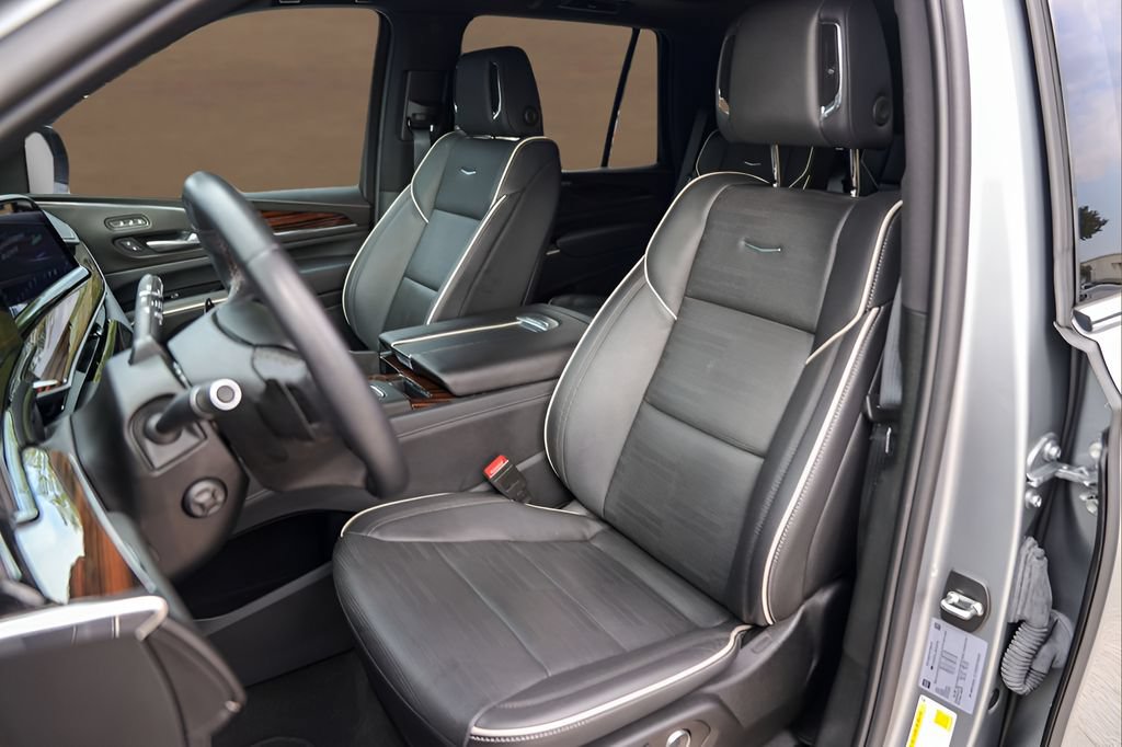 Certified 2024 Cadillac Escalade Premium Luxury w/ Performance Package AWD/4WD image 7