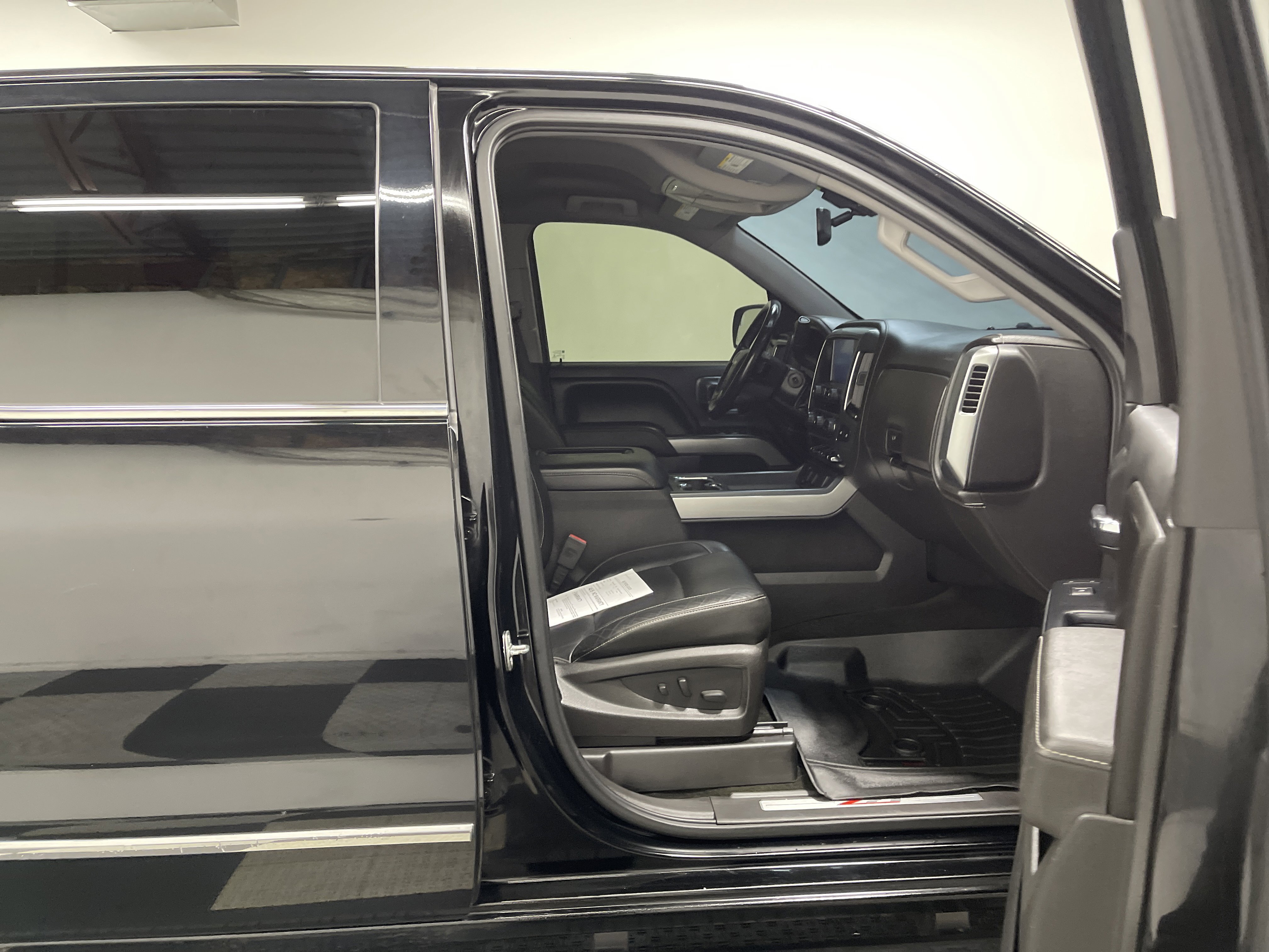 Used 2017 Chevrolet Silverado 1500 LTZ Z71 w/ LTZ Plus Package image 26