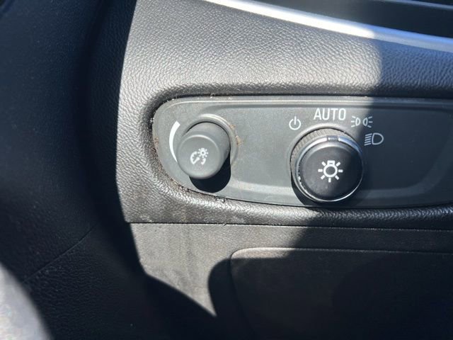 Used 2023 Chevrolet Malibu LT image 32