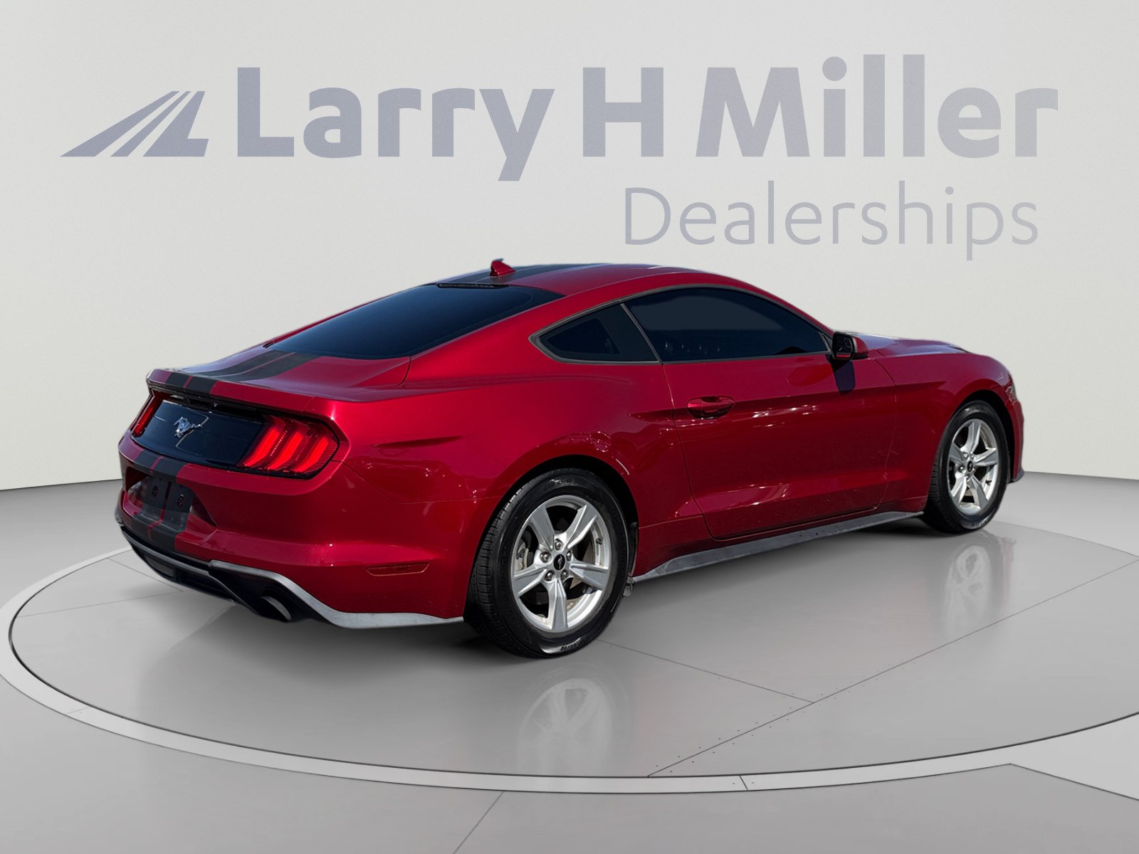 Used 2020 Ford Mustang Coupe RWD image 5
