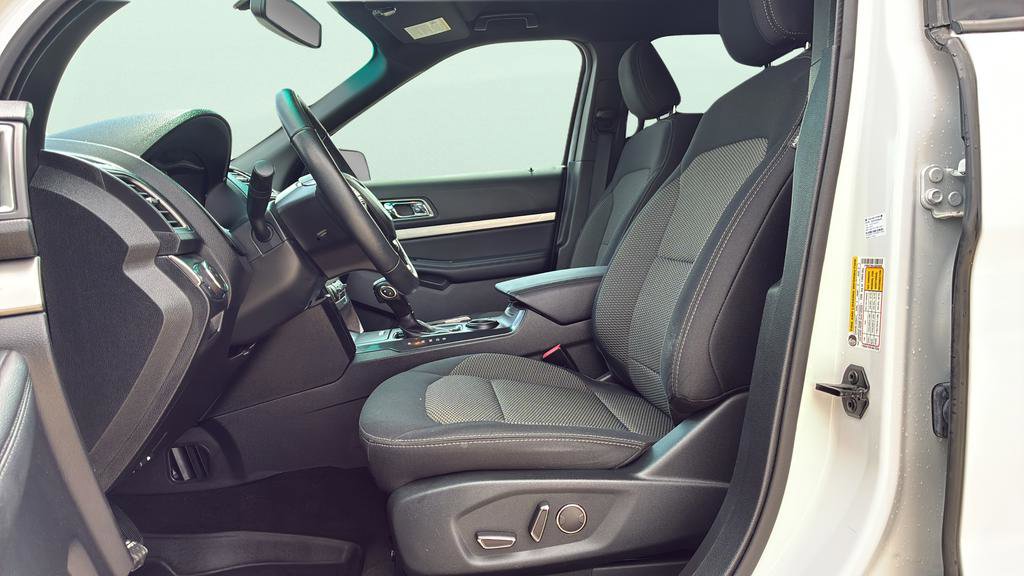 Used 2018 Ford Explorer XLT w/ Equipment Group 201A image 22