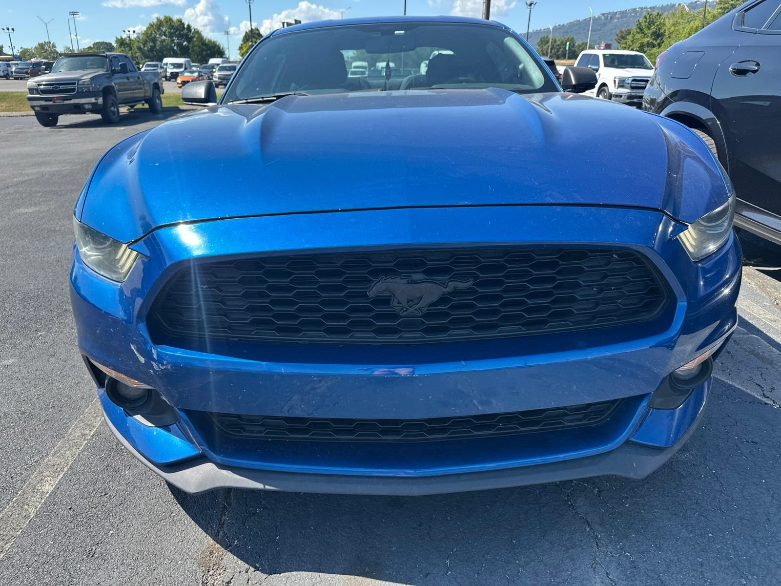 Used 2017 Ford Mustang Coupe RWD image 2