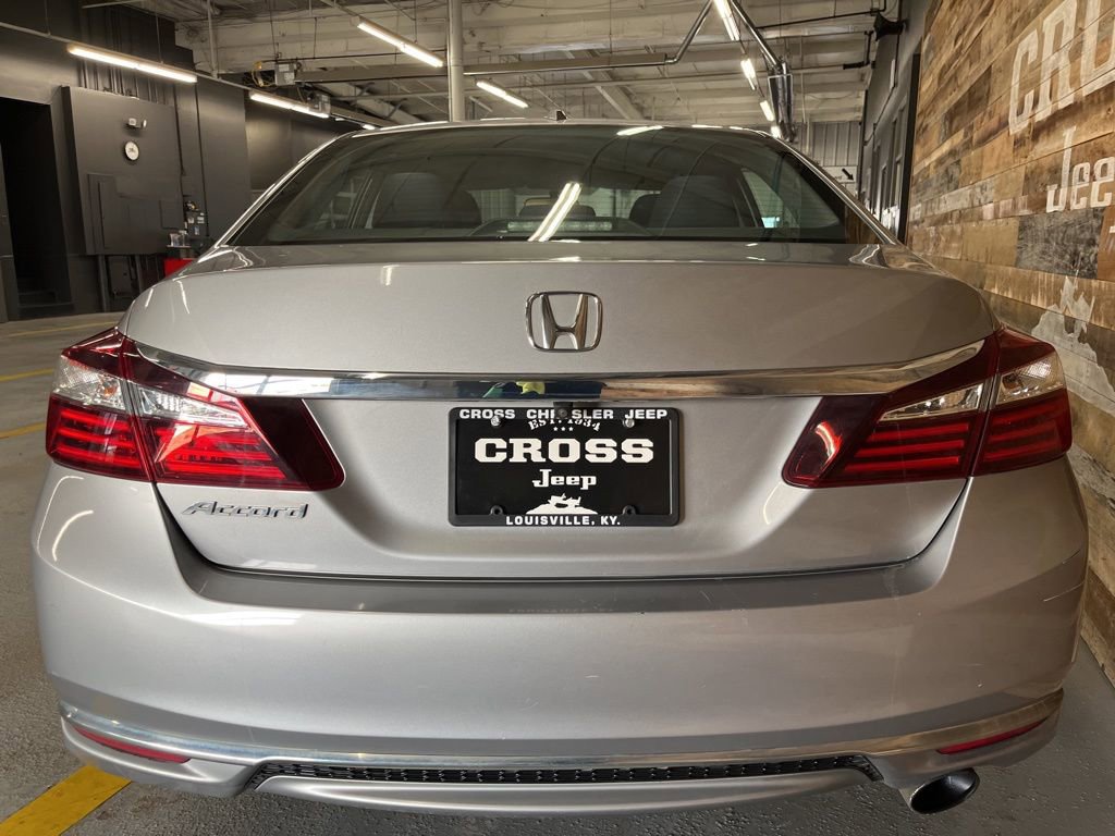Used 2016 Honda Accord EX image 23