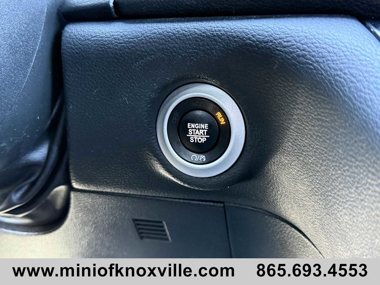 Used 2022 Chrysler Pacifica Touring image 18