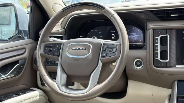 Used 2023 GMC Yukon Denali w/ Advanced Technology Package AWD/4WD image 31