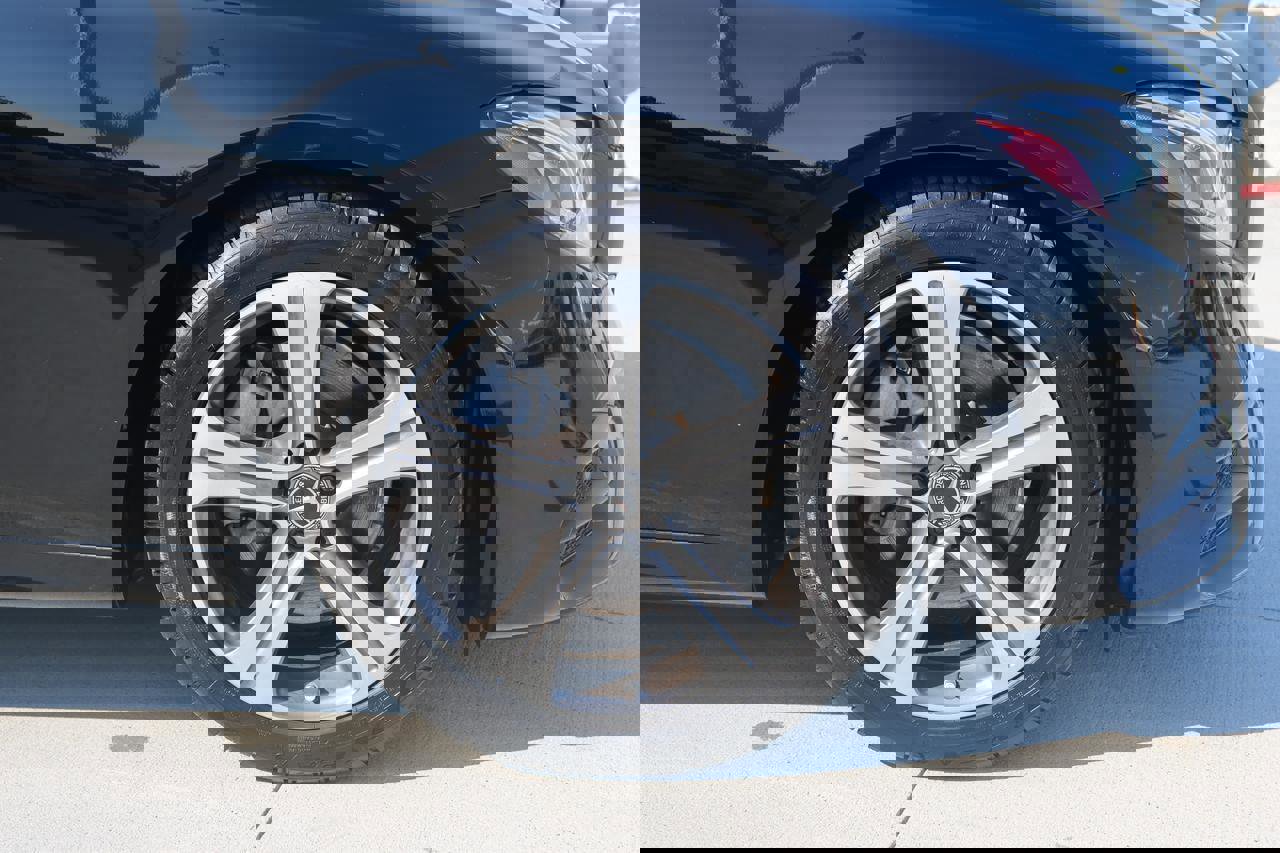 Used 2018 Mercedes-Benz E 300 image 11