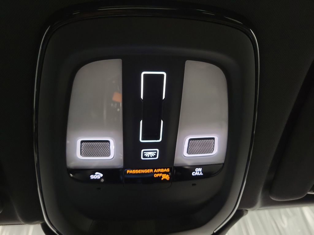 Used 2022 Volvo XC60 T8 R-Design w/ Advanced Package image 21