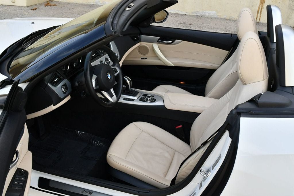 Used 2012 BMW Z4 sDrive35i RWD image 60