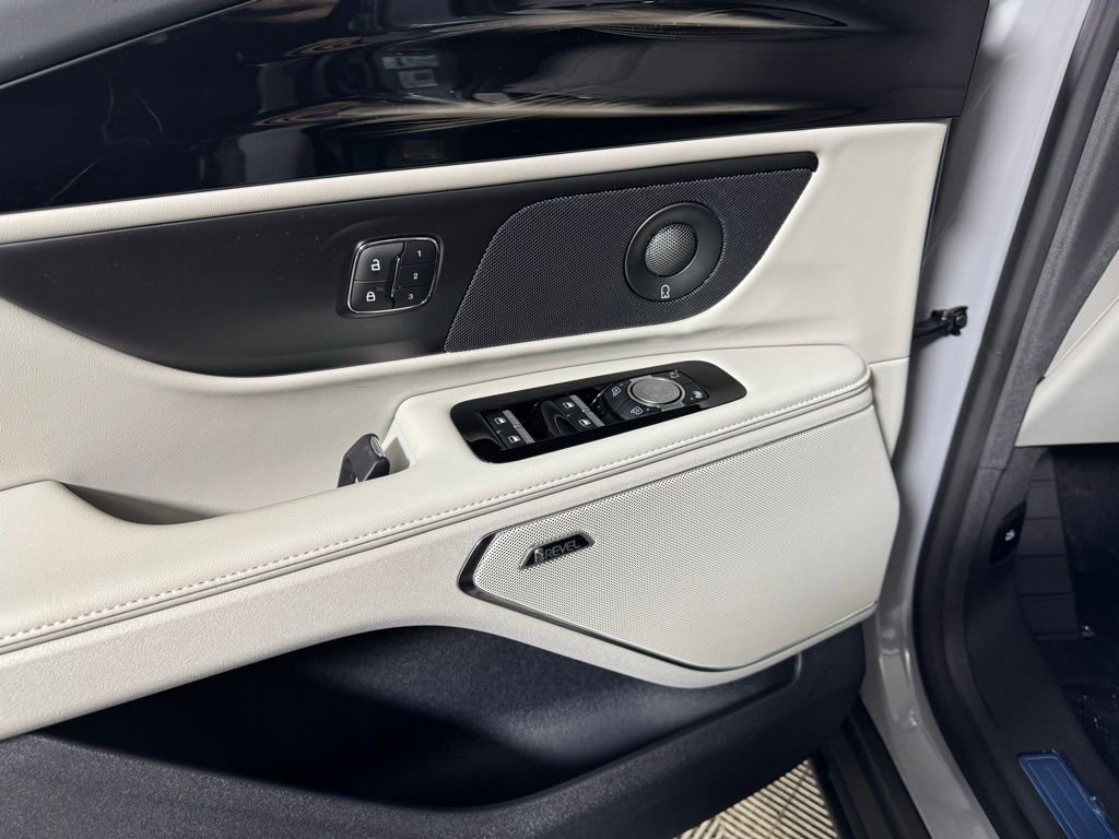 New 2026 Lincoln Nautilus Premier w/ Equipment Group 102A AWD/4WD image 17