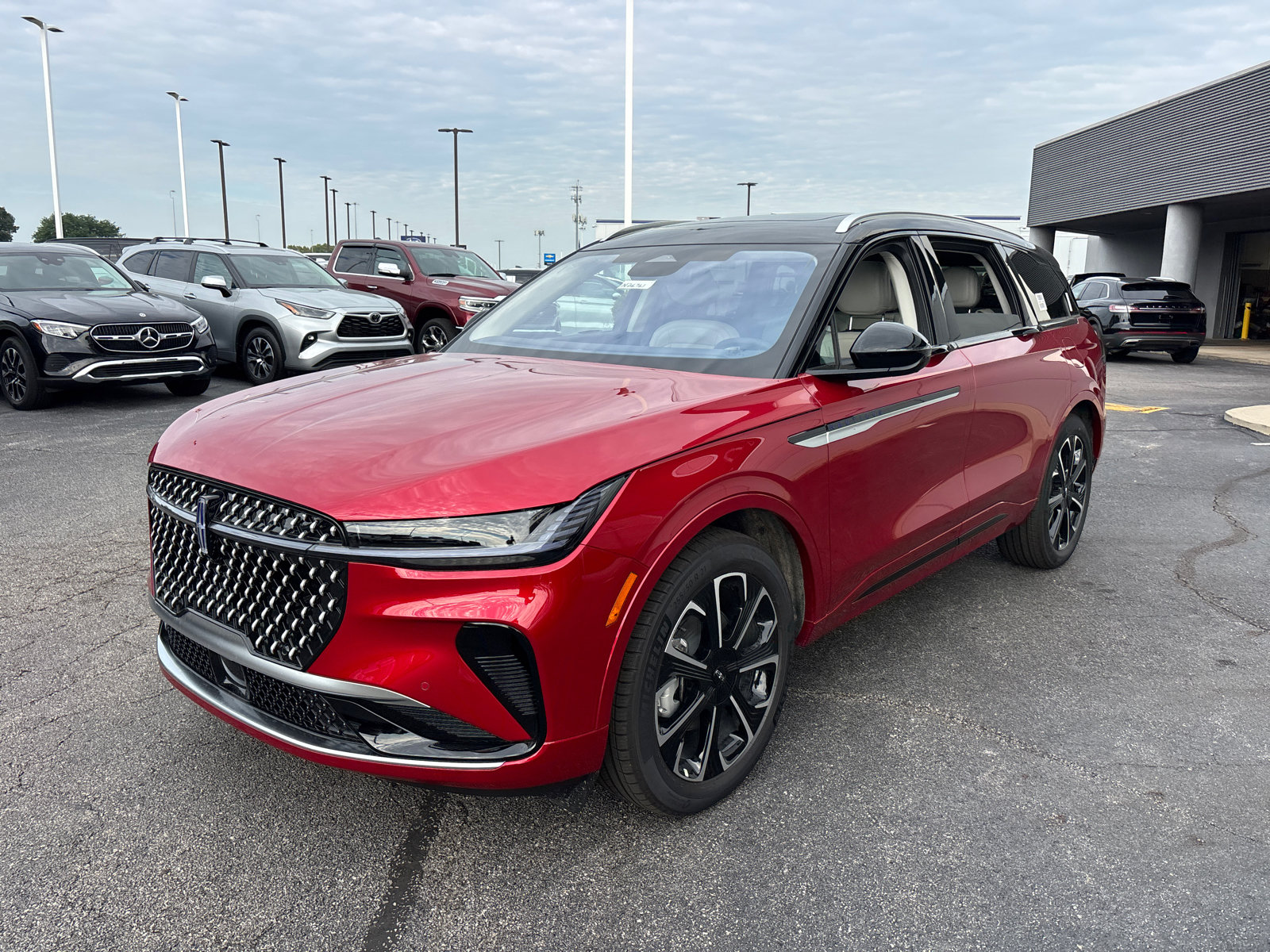 New 2026 Lincoln Nautilus Reserve AWD/4WD image 3