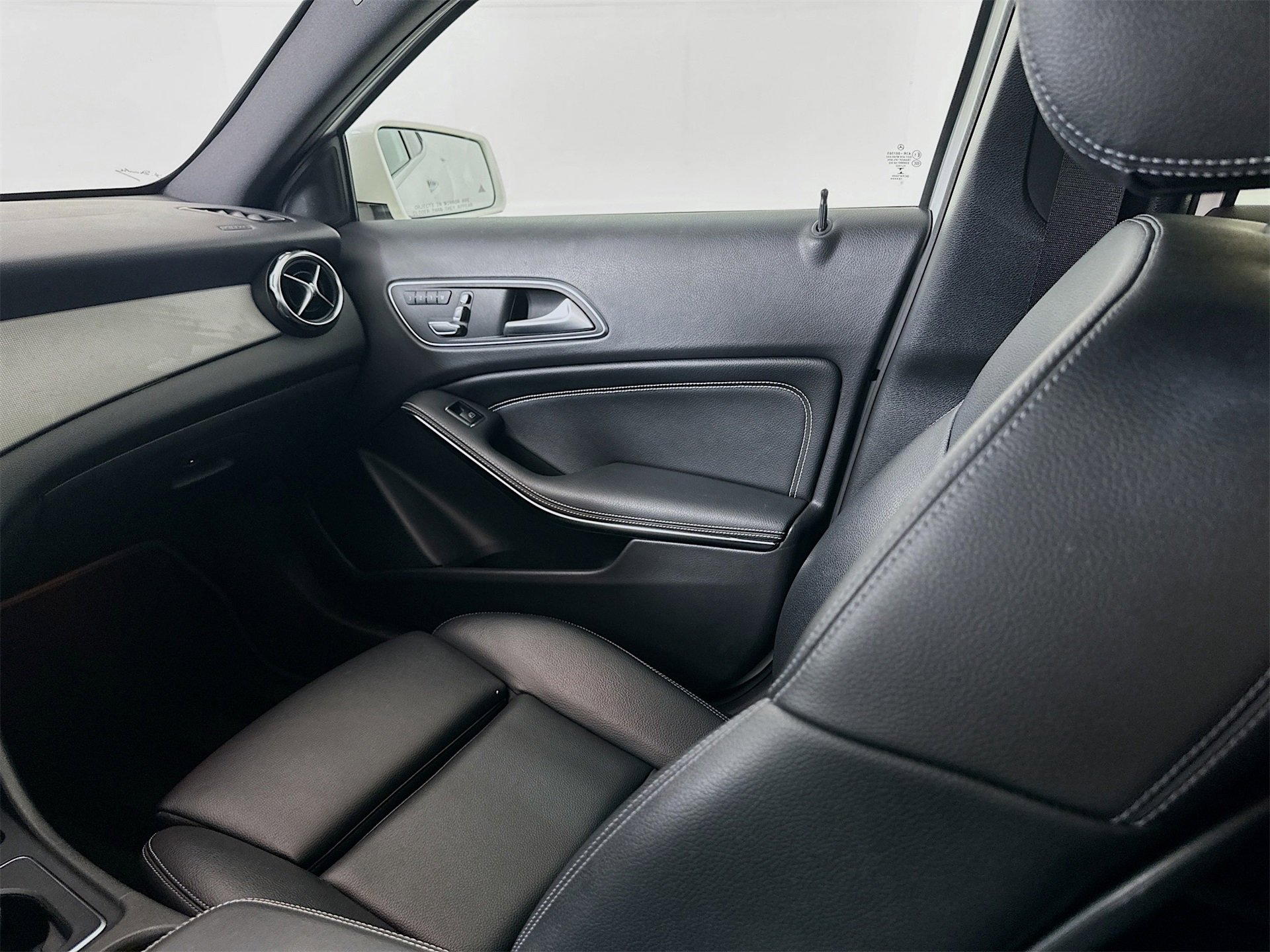 Used 2020 Mercedes-Benz GLA 250 4MATIC image 25