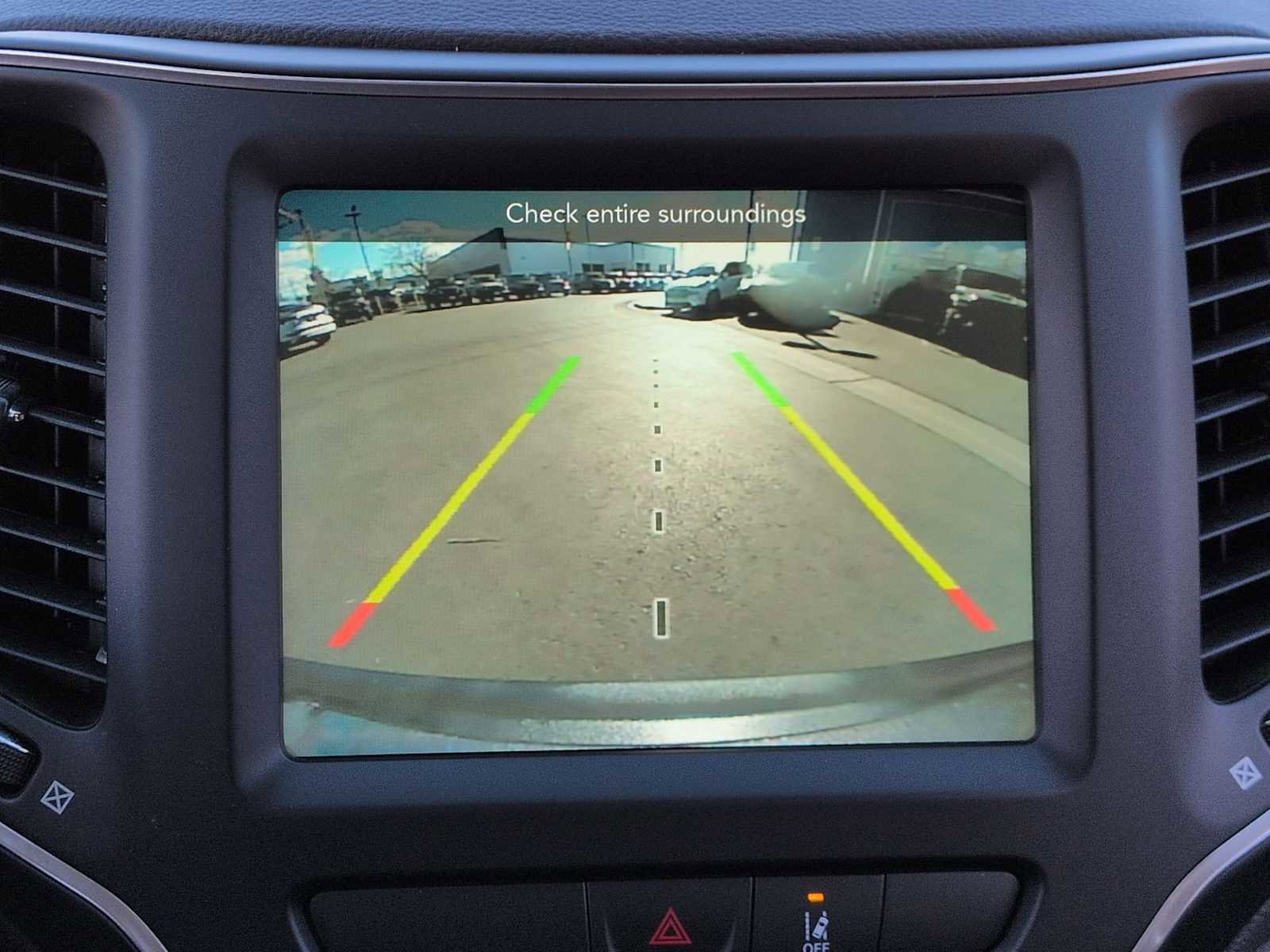 Used 2022 Jeep Cherokee Latitude Lux w/ Sun & Sound Group image 31