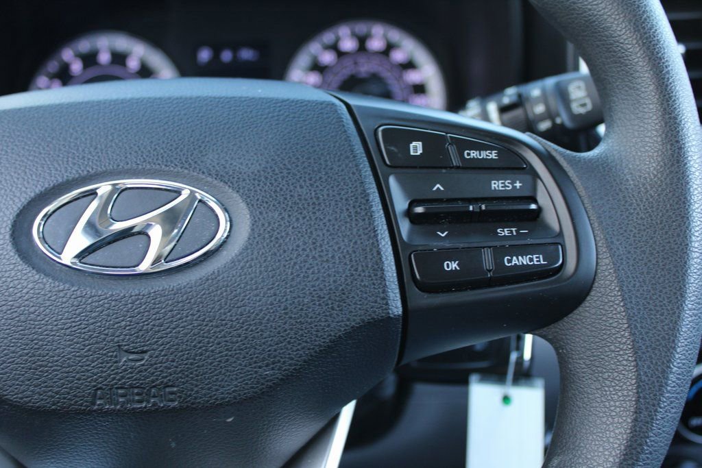 Used 2020 Hyundai Venue SEL image 11