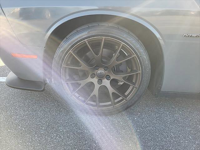 Used 2017 Dodge Challenger R/T w/ Driver Convenience Group RWD image 11