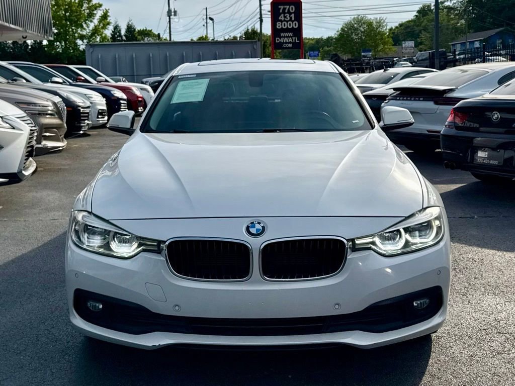 Used 2018 BMW 320i Sedan RWD image 2