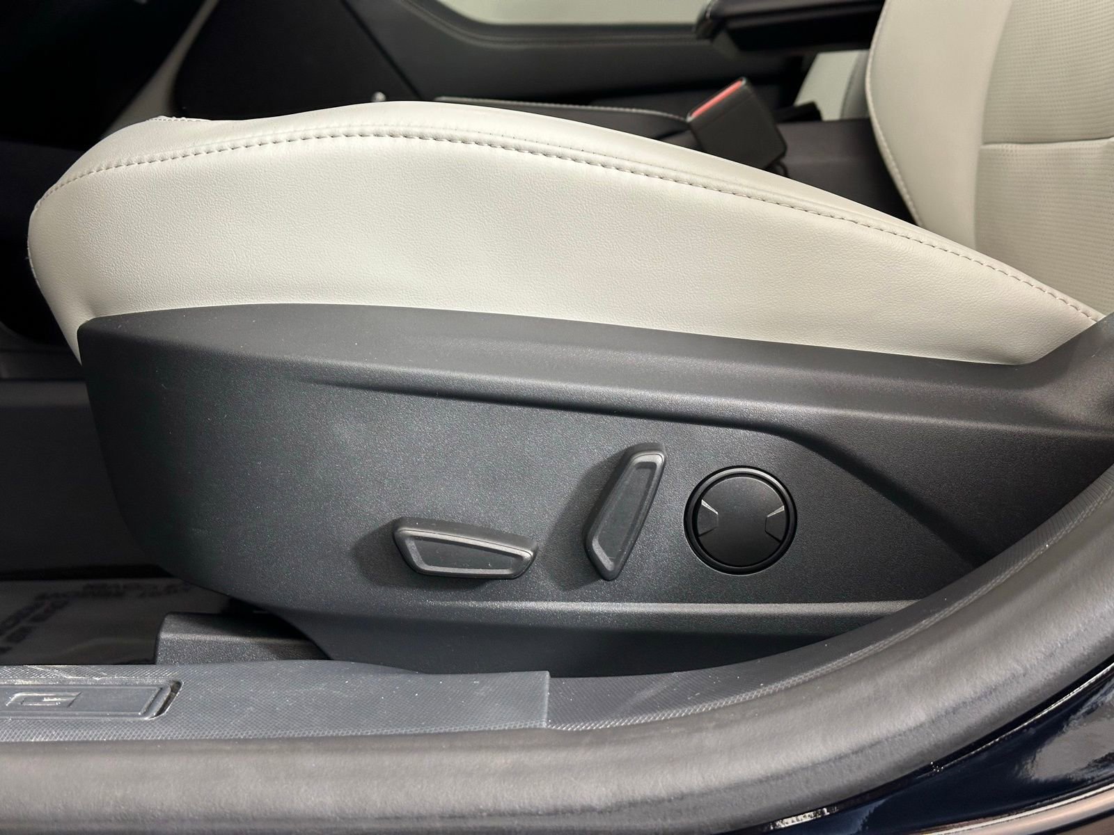 Used 2025 Ford Mustang Mach-E Premium image 7