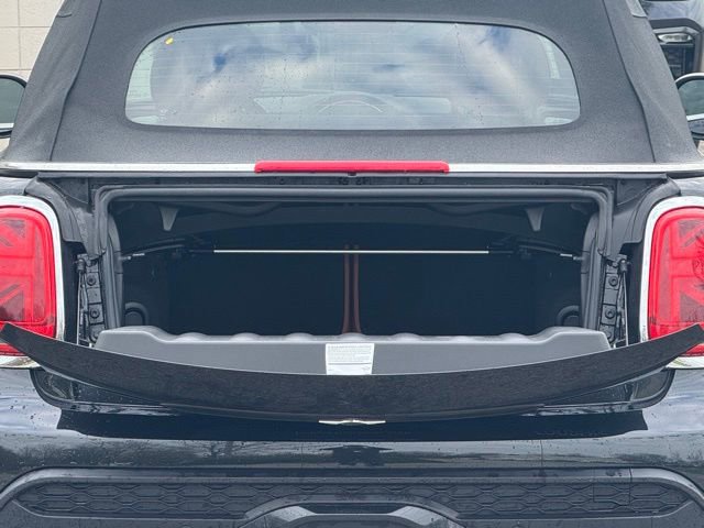 Used 2023 MINI Cooper S w/ Signature Upholstery Package image 31