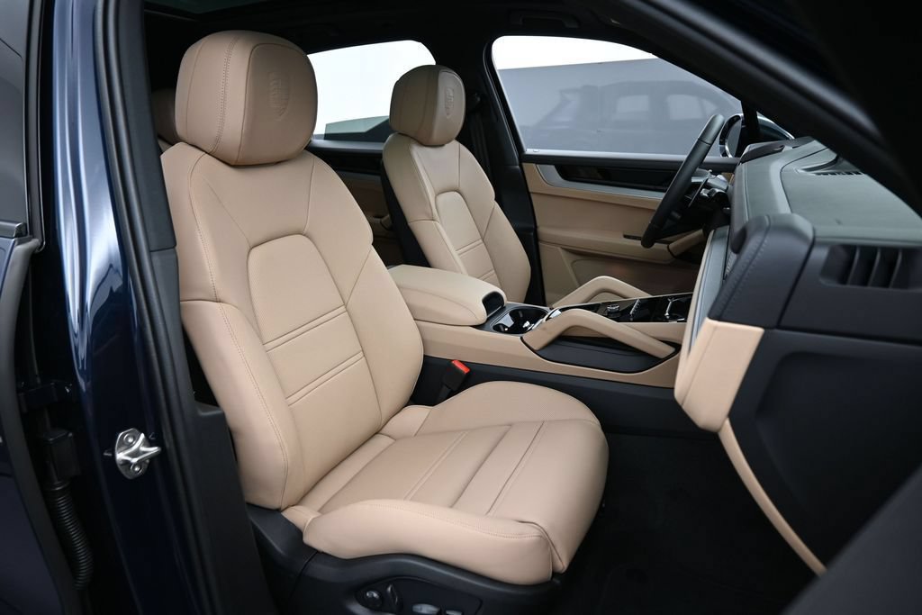 New 2026 Porsche Cayenne S AWD/4WD image 30