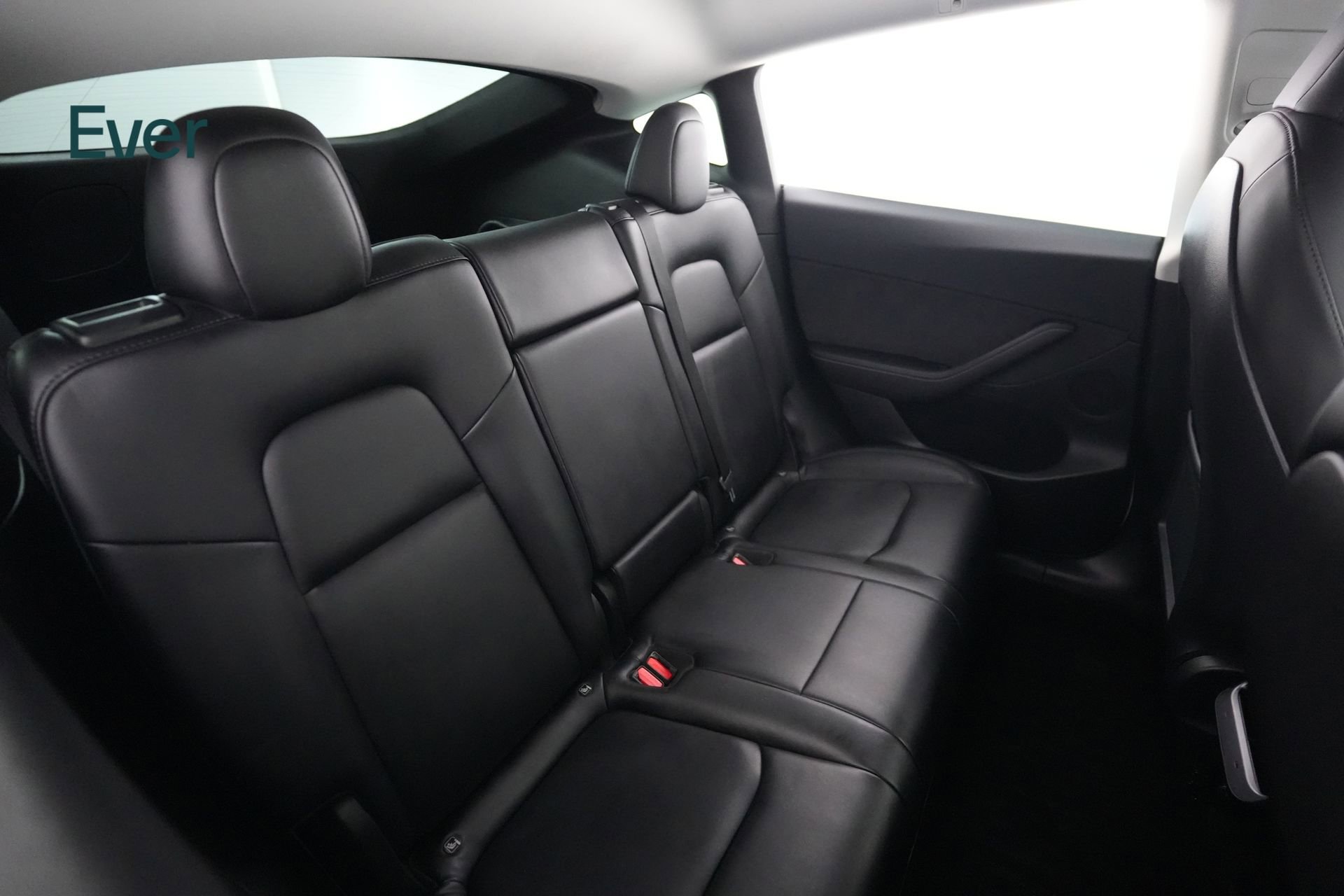 Used 2022 Tesla Model Y Long Range AWD/4WD image 5