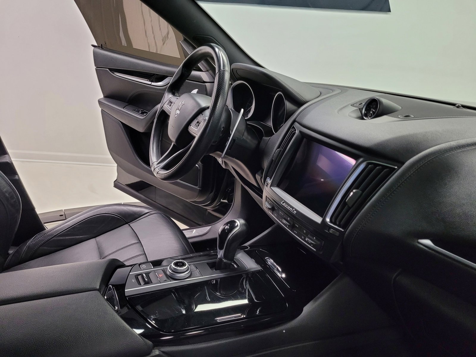 Used 2018 Maserati Levante GranSport image 45