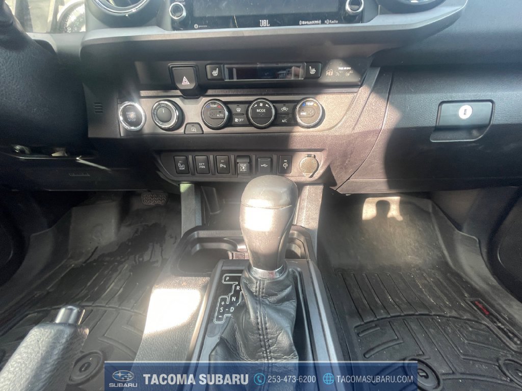Used 2021 Toyota Tacoma TRD Off-Road w/ TRD Premium Off Road Package AWD/4WD image 15