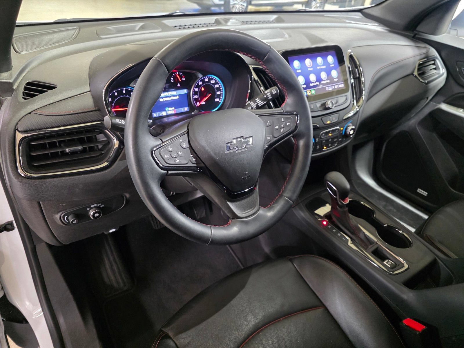 Used 2024 Chevrolet Equinox RS w/ RS Leather Package FWD image 17