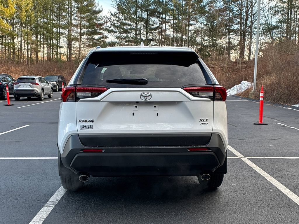 New 2025 Toyota RAV4 XLE w/ Convenience Package image 4