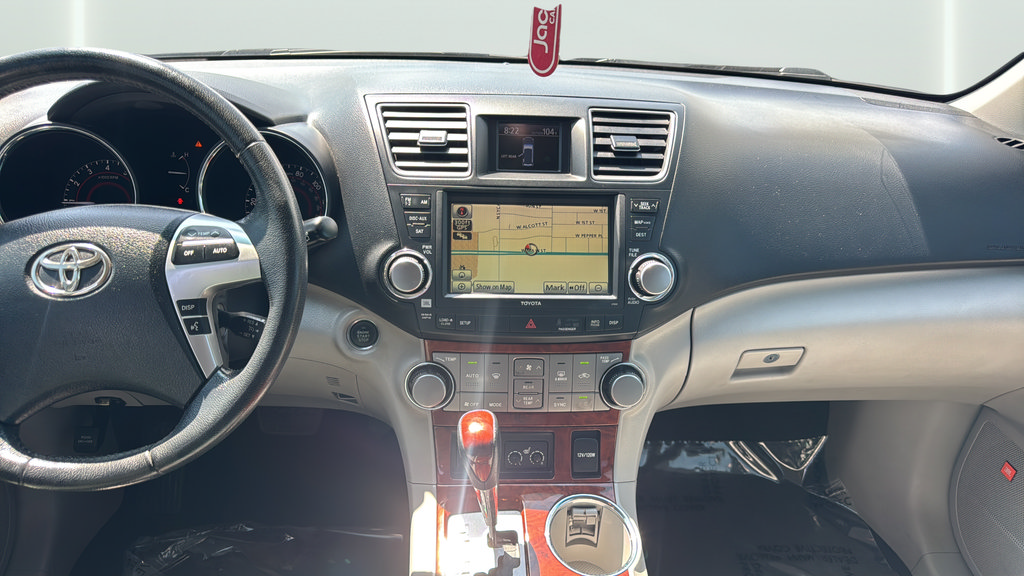 Used 2012 Toyota Highlander Limited w/ Tow Pkg FWD image 15