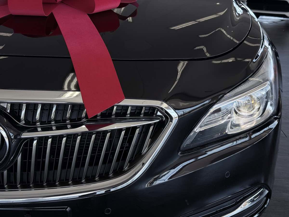 Used 2018 Buick LaCrosse Premium w/ Driver Confidence Package #2 image 5