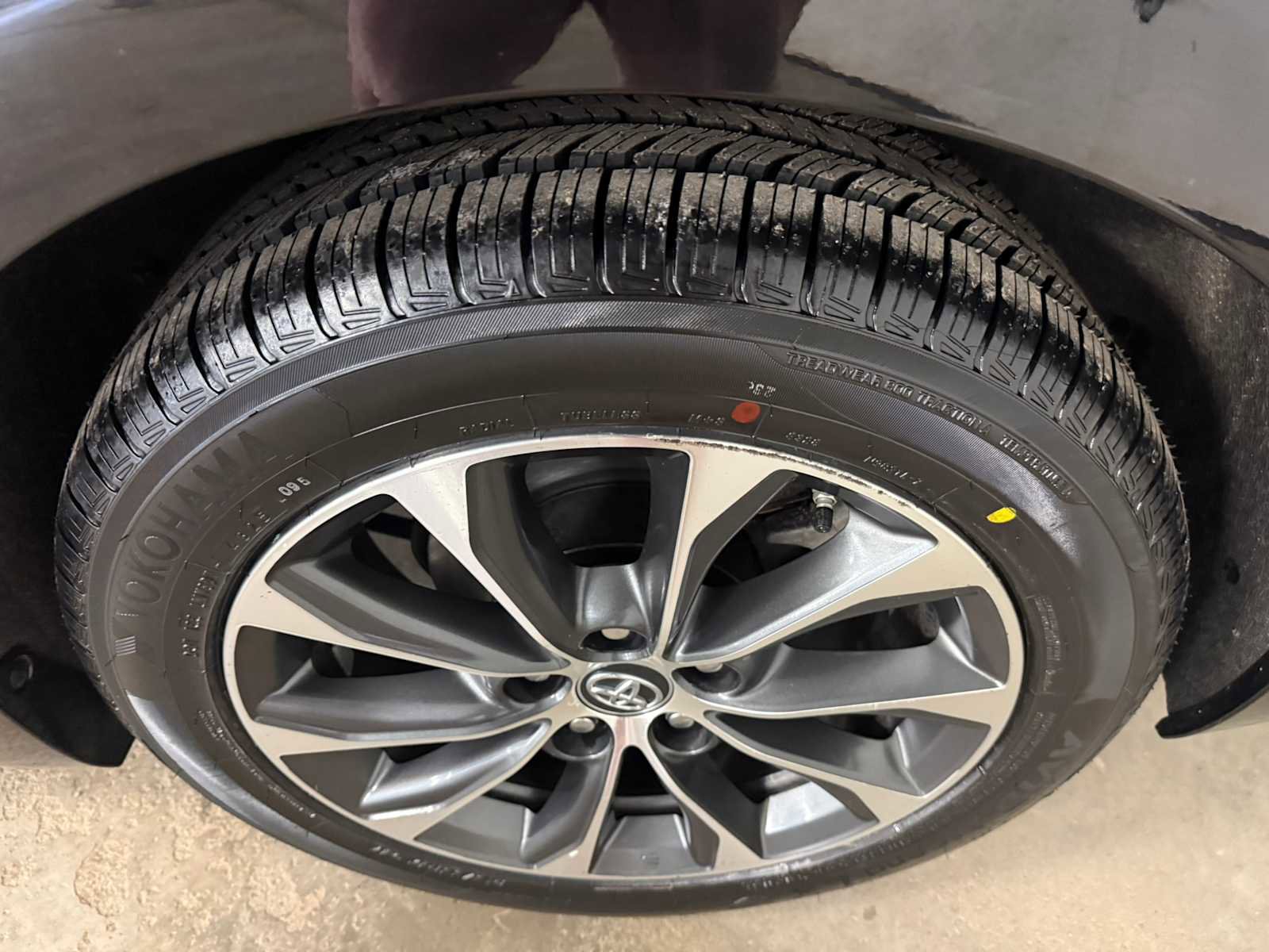 Used 2016 Toyota Avalon XLE Premium image 9