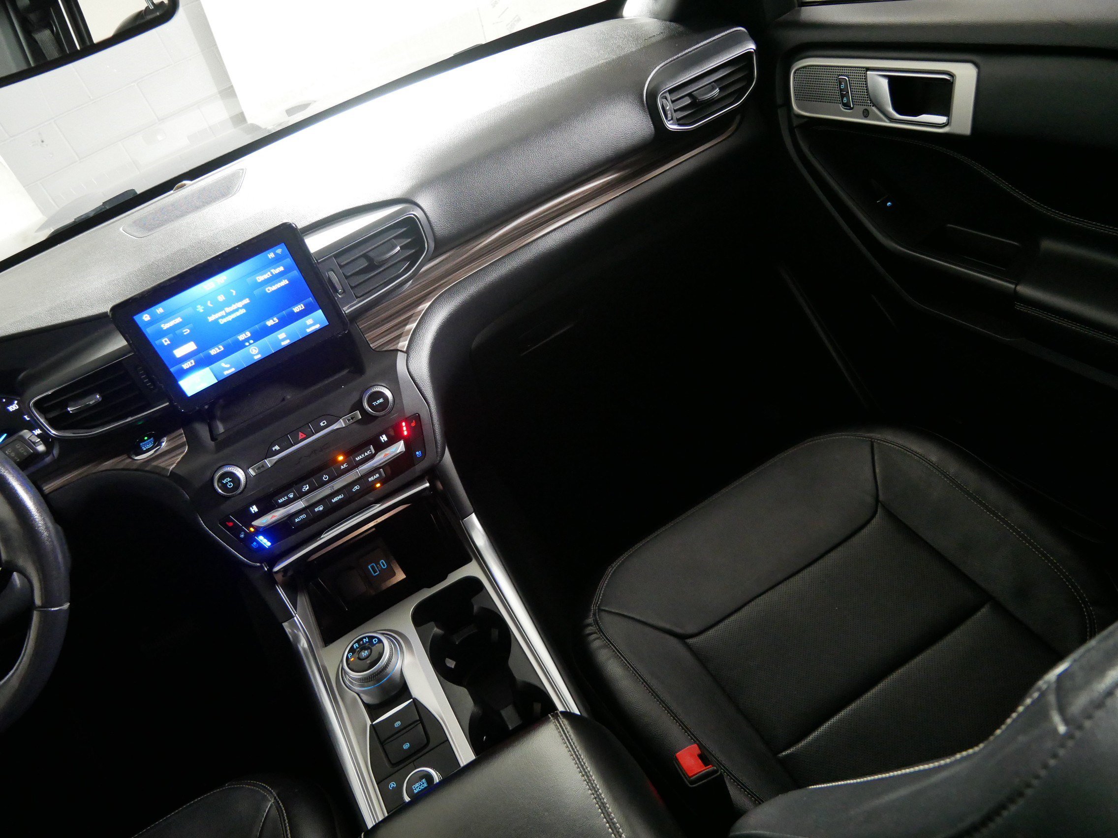 Used 2020 Ford Explorer Limited AWD/4WD image 11